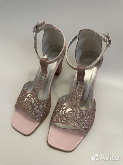 Туфли для девочки 33 размер