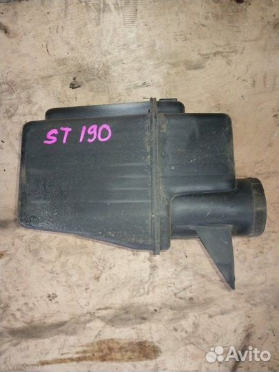 Корпус воздушного фильтра Toyota Carina E ST190