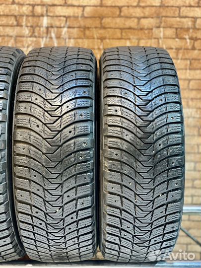 Michelin X-Ice North 3 215/60 R16