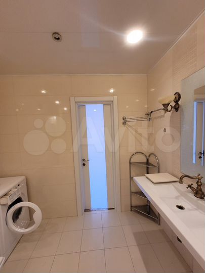 2-к. квартира, 130 м², 9/11 эт.