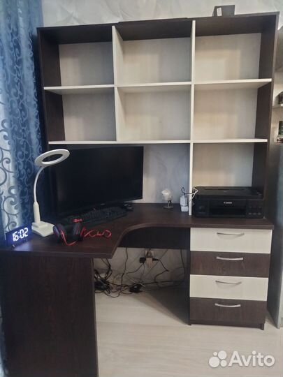 Компьютерный стол