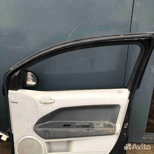 Дверь передняя правая Dodge Caliber 2010