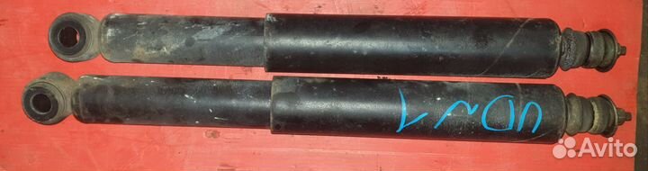 Nissan Condor FD46 Амортизатор Передний