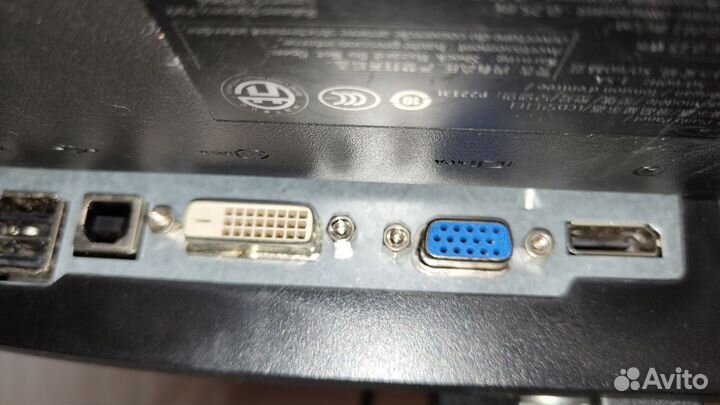 Монитор Dell 22