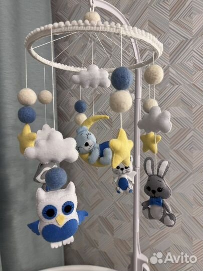 Мобиль в кроватку из фетра