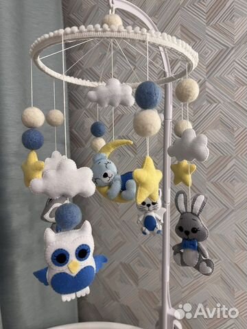 Мобиль в кроватку из фетра