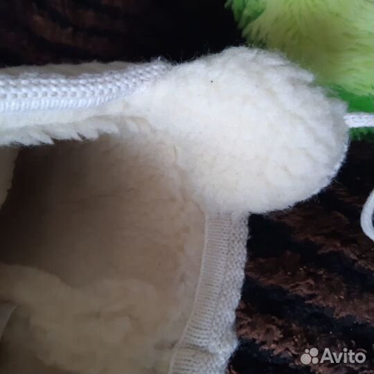 Шапки зима и осень от 2 ух лет до 4 лет