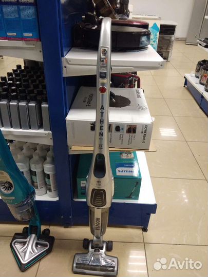 Вертикальный пылесос hoover