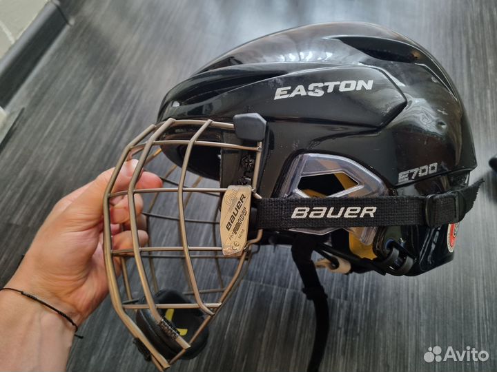 Шлем хоккейный