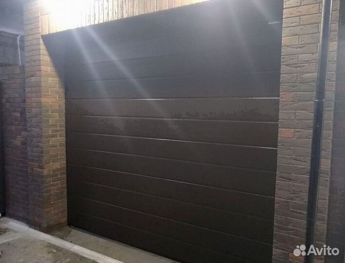 Секционные ворота