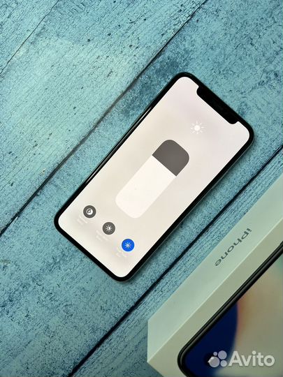 iPhone X, 64 ГБ