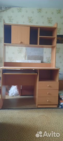 Компьютерный стол