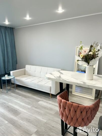 Маникюр с покрытием гель-лаком