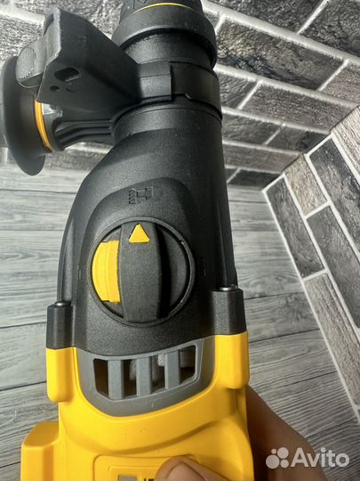 Аккумуляторный перфоратор dewalt