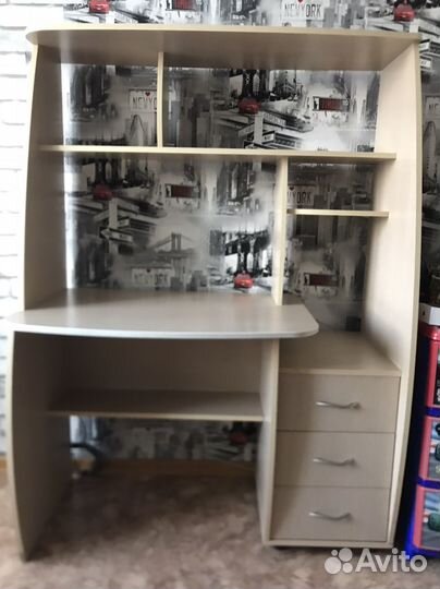 Компьютерный стол