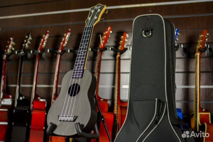 Укулеле с подключением Flight + аксессуары