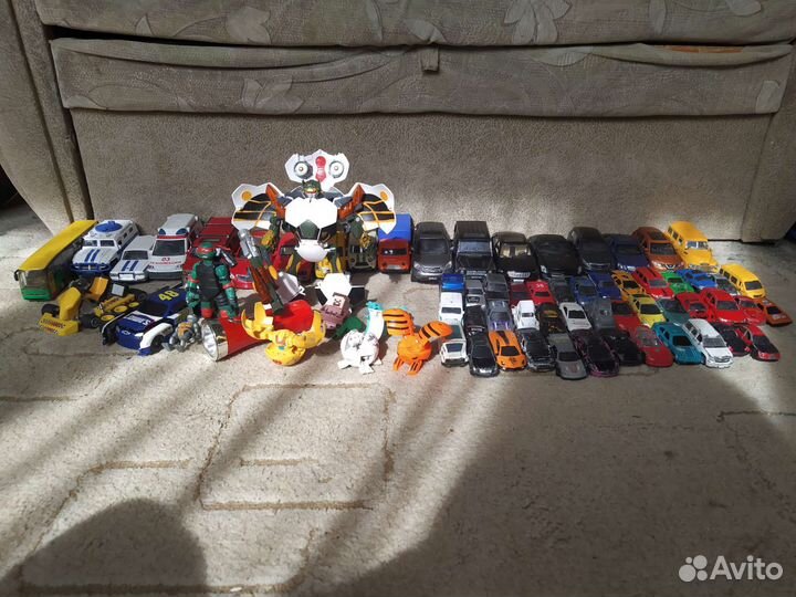 Большие машинки, машинки 1/64 и игрушки пакетом