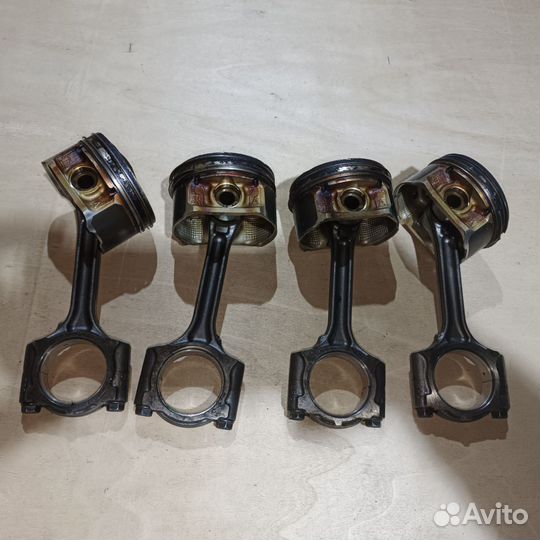 Поршни с шатунами Nissan Qashqai J11 MR20DD