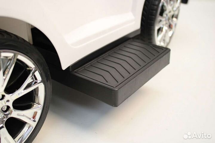 Детская машинка каталка с ручкой