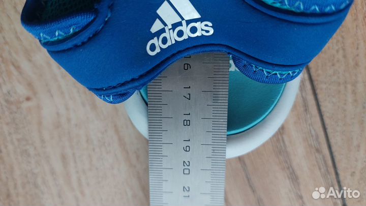 Сандалии adidas 29