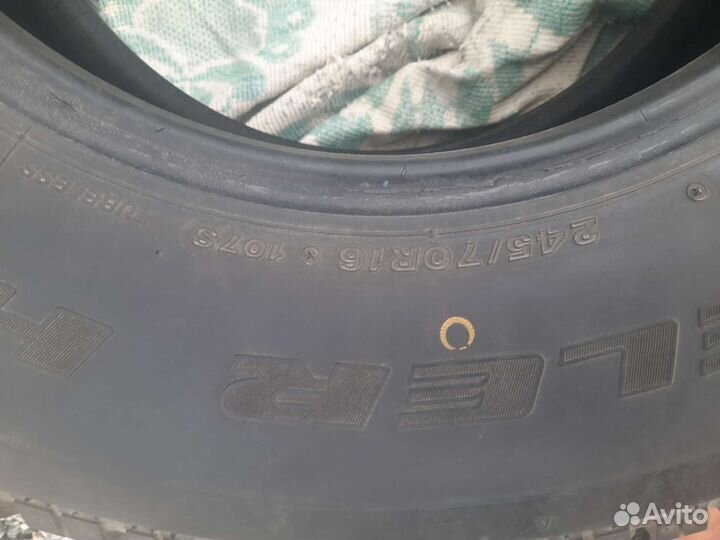 Bridgestone Dueler H/T 245/70 R16 и 245/70 R16 107S