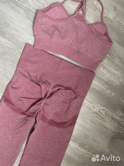 Спортивный костюм женский