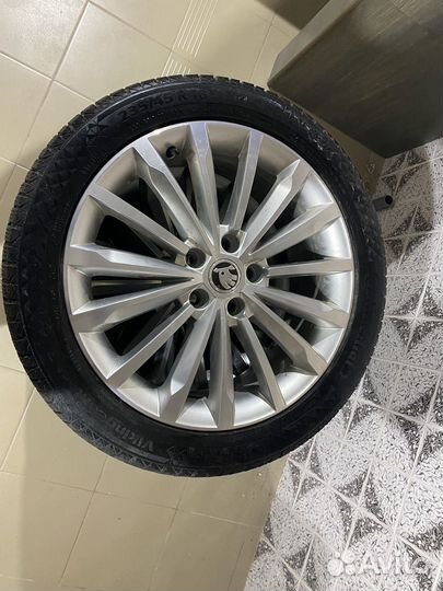 Continental ContiVikingContact 7 235/45 R18