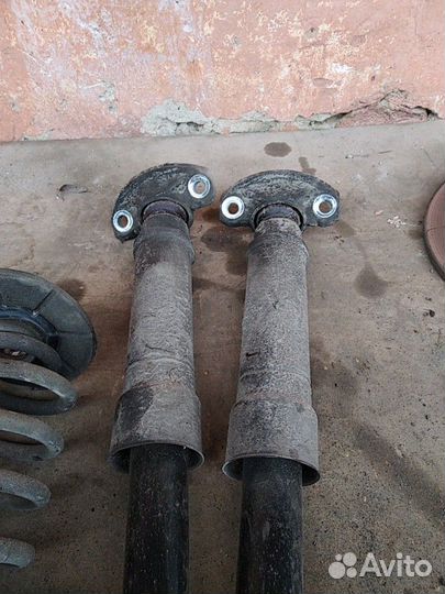 Задний амортизатор Opel Мокка 1,4 2 WD