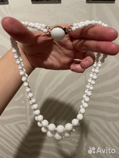 Бусы молочное стекло Чехословакия