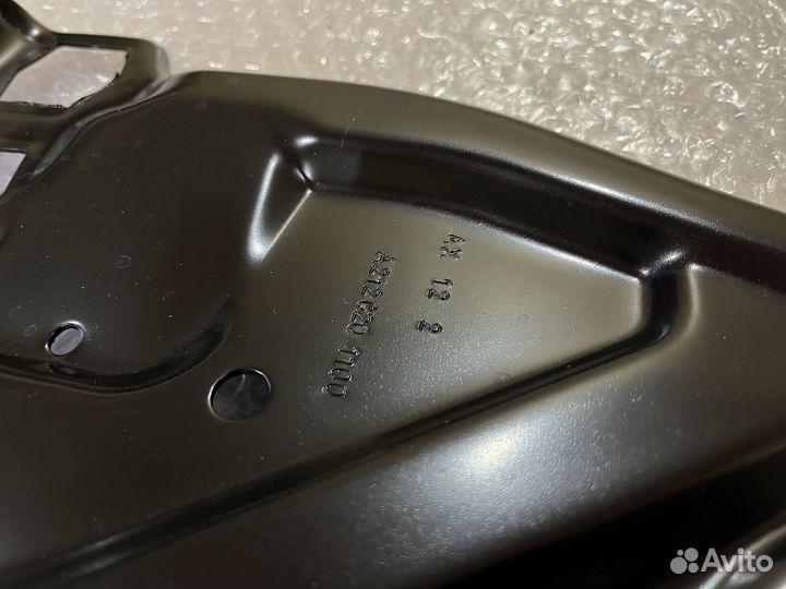 Центральная планка телевизора Mercedes W212 новая