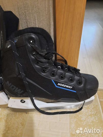 Коньки хоккейные 40 размер
