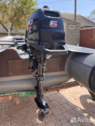 Лодка с мотором