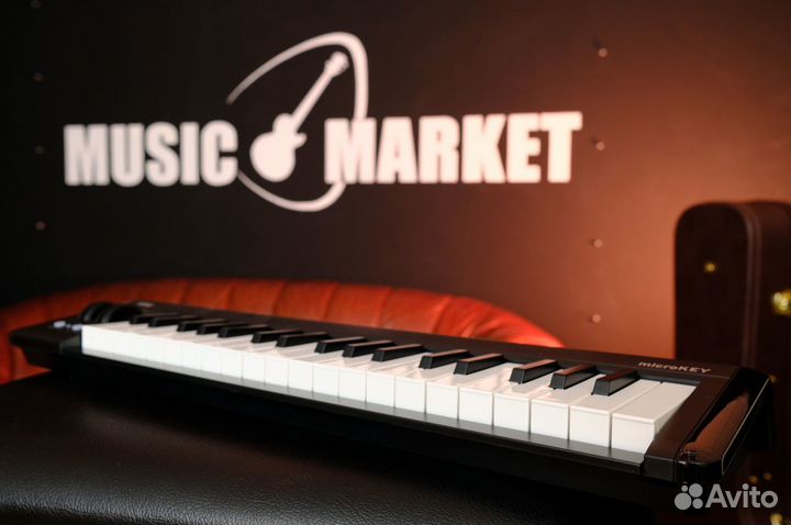 Миди клавиатура Korg + аксессуар