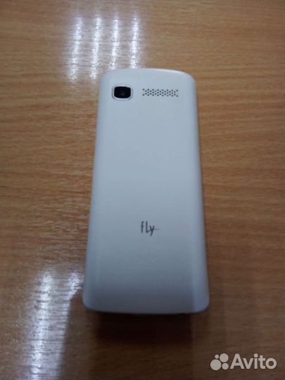 Телефон Fly
