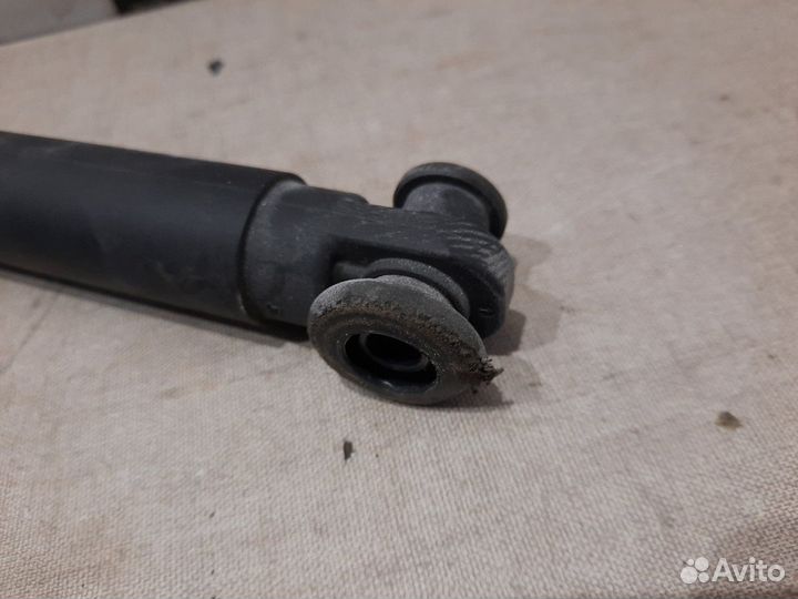 Амортизатор багажника задний левый Bmw X5 E70