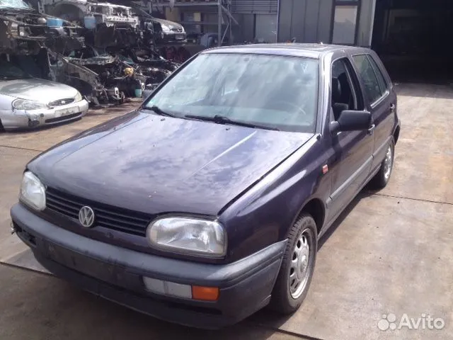 Разбор на запчасти Volkswagen Golf 3