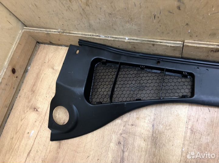 Решётка стеклоочистителя (Жабо) Ford Focus III 201