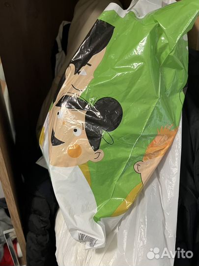 Детские книги и игрушки пакетом забронирован