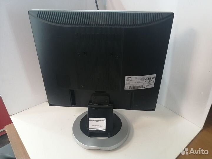 Монитор Samsung SyncMaster 710N