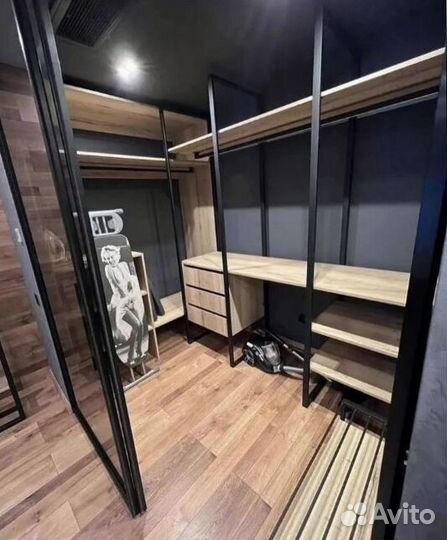 Маленький шкаф для студии