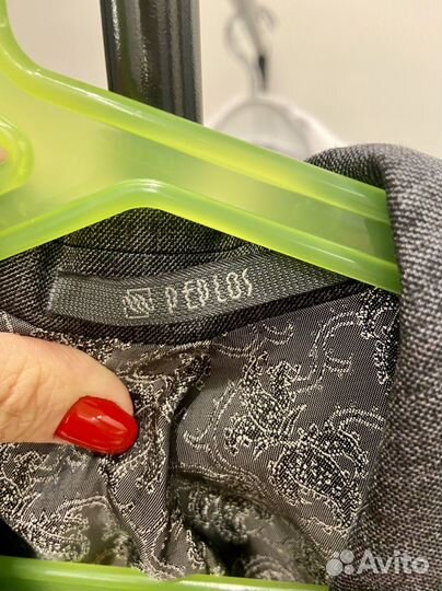 Школьный костюм для мальчика 128 + 2 рубашки