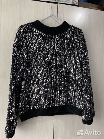 Свитер с паетками
