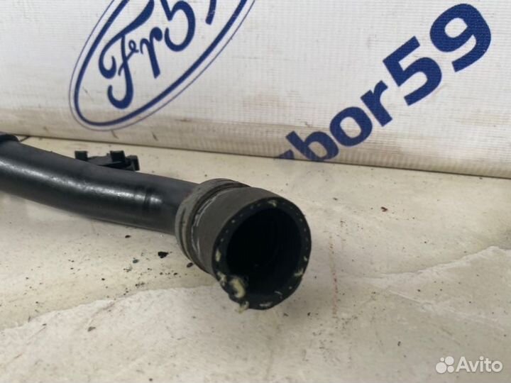 Патрубок системы охлаждения Audi A4 B7 2.0 (BGB)