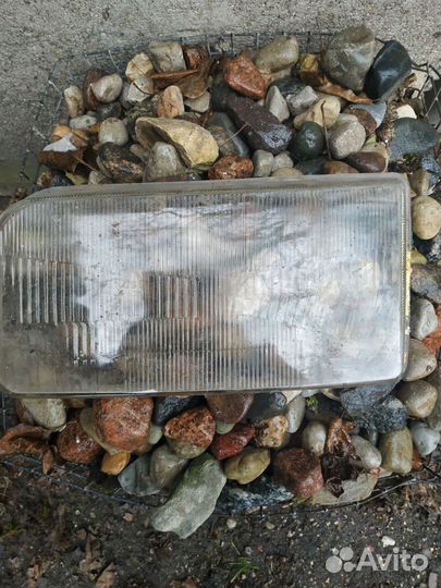 Стекло передней фары passat b3