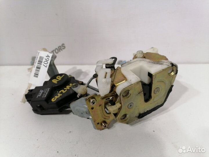 Замок двери задний правый Mitsubishi Airtrek CU2W