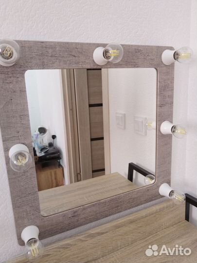 Зеркало с лампочками