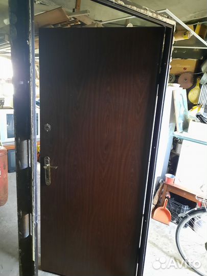 Дверь входная металлическая уличная