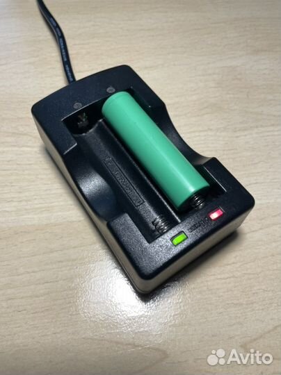 Зарядное устройство 18650 + два акб samsung