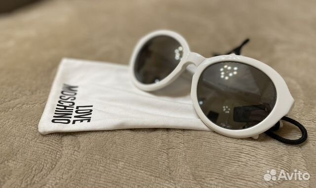 Солнцезащитные очки женские Moschino