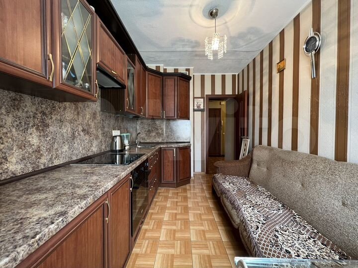 2-к. квартира, 55 м², 1/12 эт.